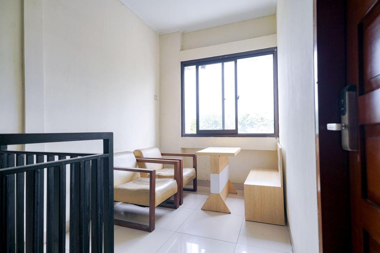 Reddoorz At Buah Batu 5 Hotel Bandung Exterior foto