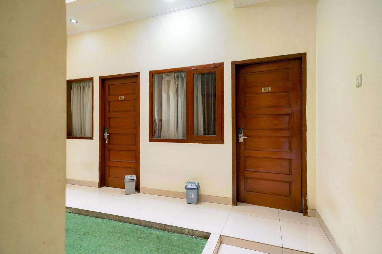 Reddoorz At Buah Batu 5 Hotel Bandung Exterior foto