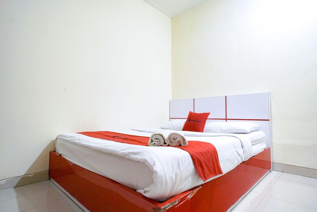 Reddoorz At Buah Batu 5 Hotel Bandung Exterior foto