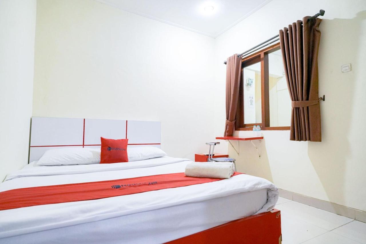 Reddoorz At Buah Batu 5 Hotel Bandung Exterior foto