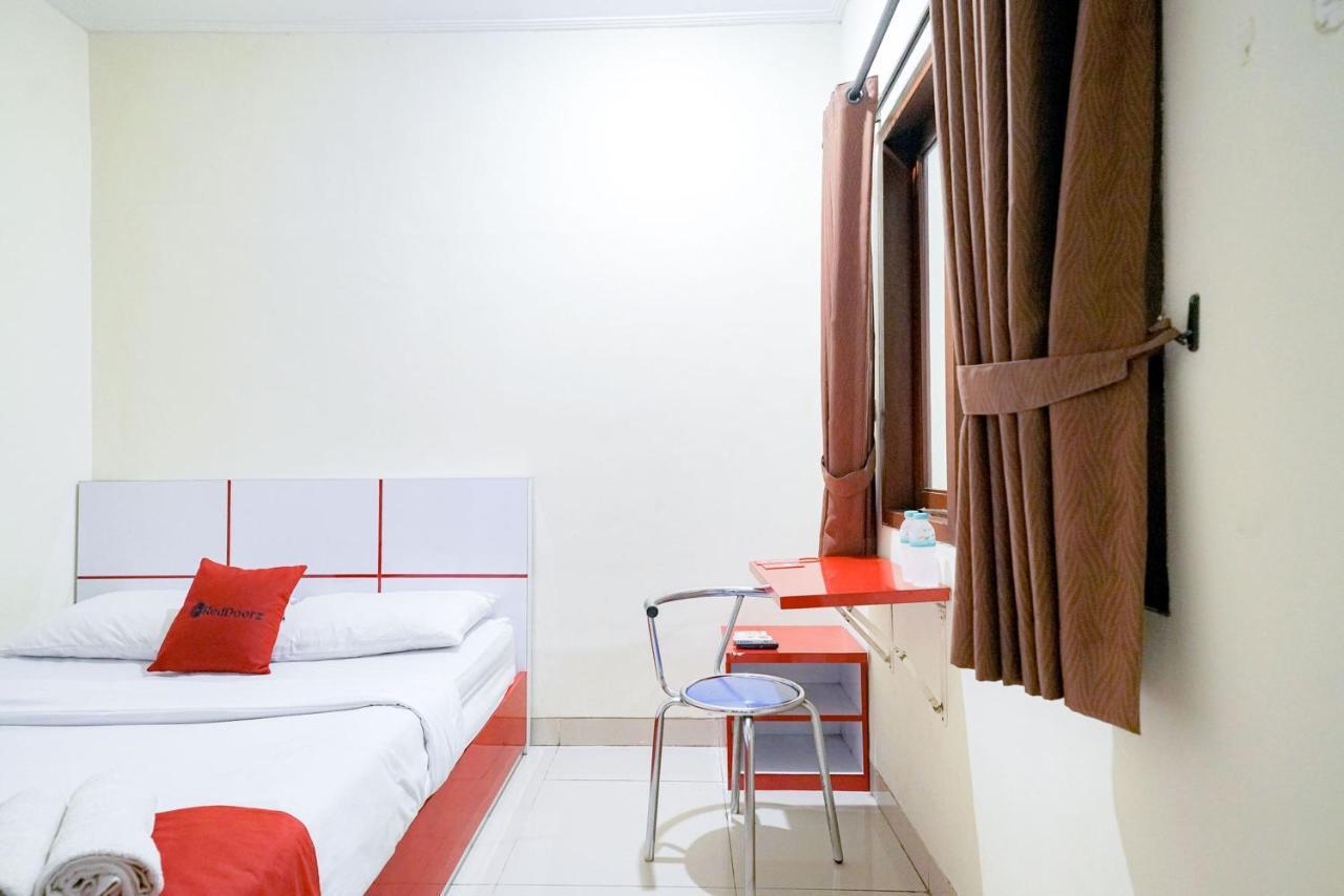 Reddoorz At Buah Batu 5 Hotel Bandung Exterior foto