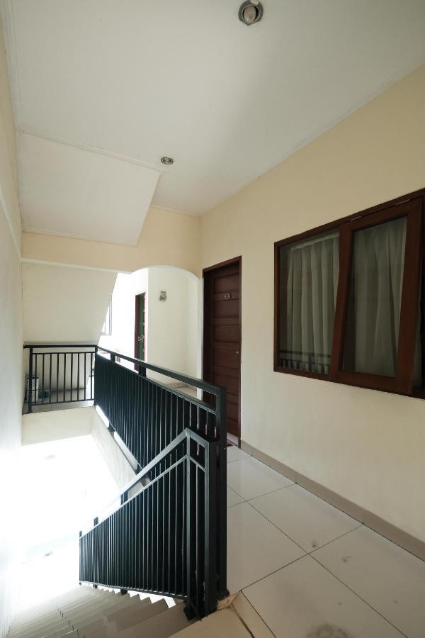 Reddoorz At Buah Batu 5 Hotel Bandung Exterior foto